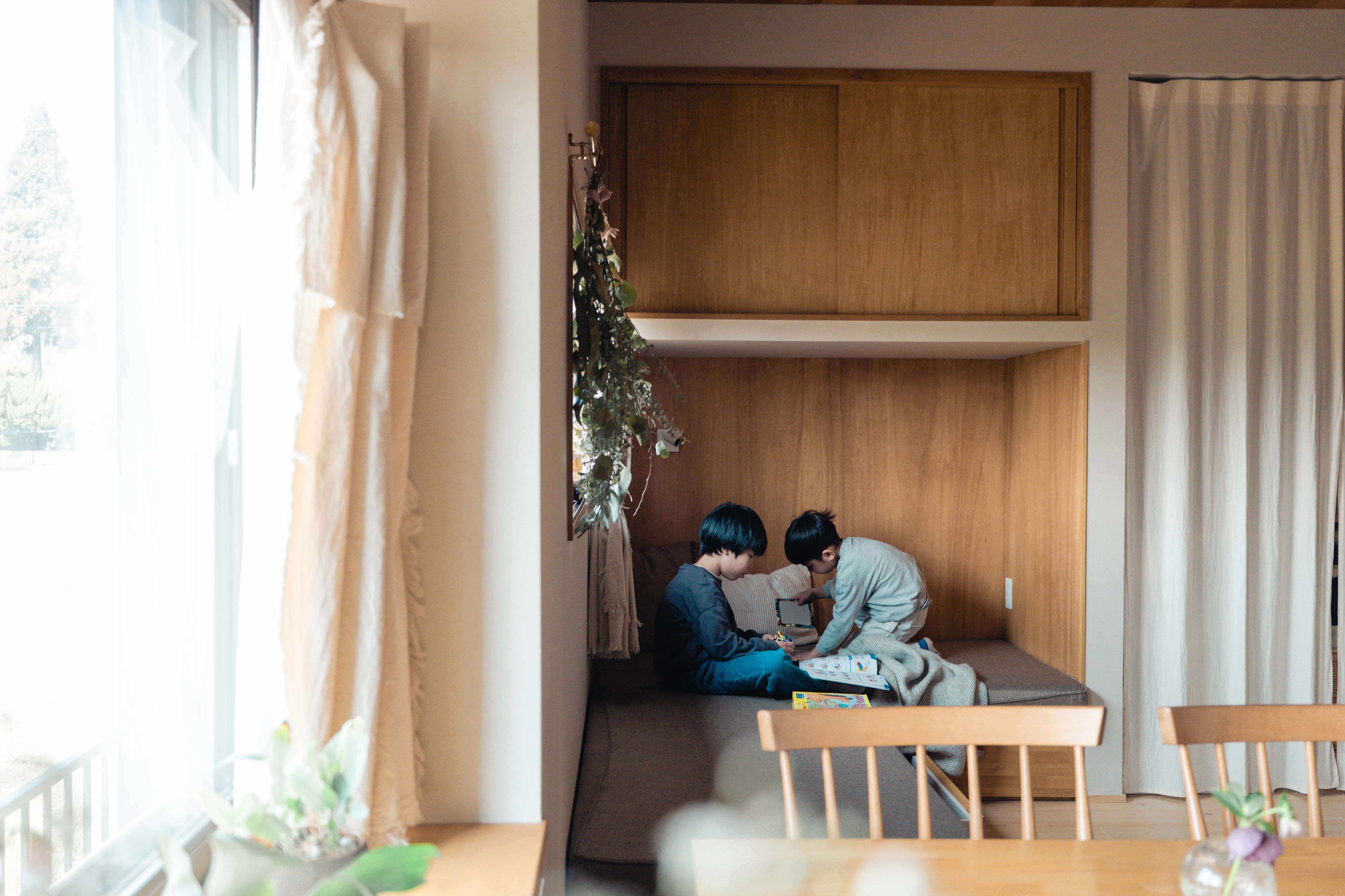 枚方市の戸建てリノベーション事例。造作ソファ。